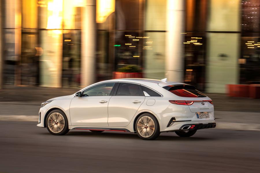  Kia ProCeed GT 2019 года  (WW) (фото 23 из 46)